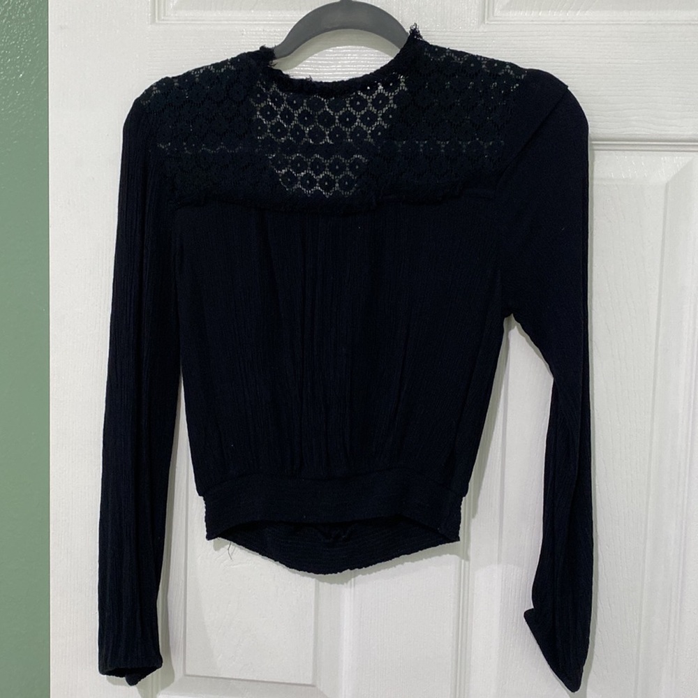 Black Top - Picture 4 of 5